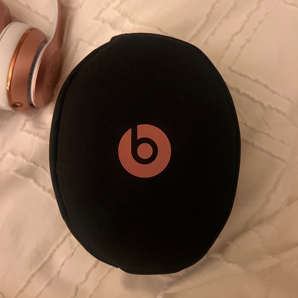 Brand New Beats Solo³ Rose Gold Bluetooth Wireless Headphones - Picture 6 of 6